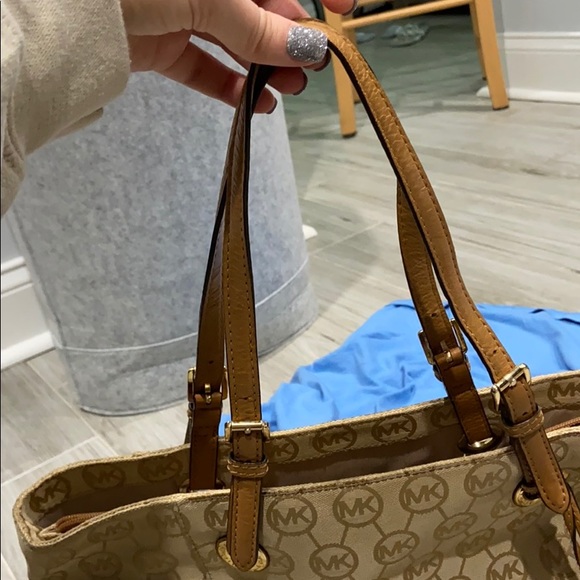 Michael Kors Logo Purse - Picture 2 of 11